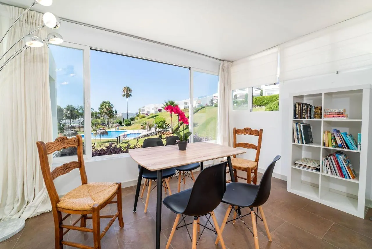 Azahara I, 25A Small Cozy Apartment With Great Views Located In The Popular Area Of Nueva Andalucia Marbella 0*,  Spagna